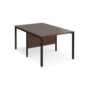 Maestro 25 back to back straight desks 1000mm x 1600mm - black bench leg frame Walnut top - MB1016BKW