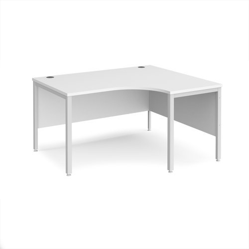 Maestro 25 right hand ergonomic desk 1400mm wide - white bench leg frame White Top - MB14ERWHWH