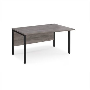 Maestro 25 right hand wave desk 1400mm wide - black bench leg frame Grey Oak Top - MB14WRKGO