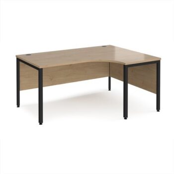 Maestro 25 right hand ergonomic desk 1600mm wide - black bench leg frame Kendal Oak Top - MB16ERKKO