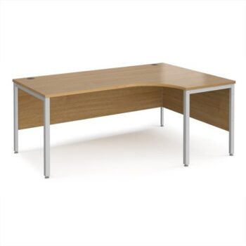 Maestro 25 right hand ergonomic desk 1800mm wide - silver bench leg frame Oak Top - MB18ERSO