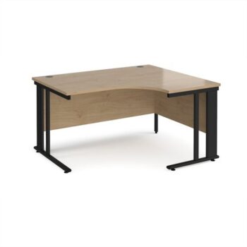 Maestro 25 right hand ergonomic desk 1400mm wide - black cable managed leg frame Kendal Oak Top - MCM14ERKKO