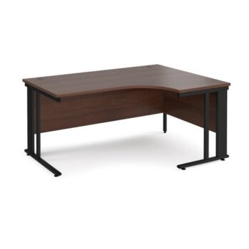 Maestro 25 right hand ergonomic desk 1600mm wide - black cable managed leg frame Walnut top - MCM16ERKW